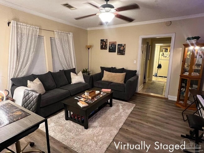 Photo - 900 N Pace Blvd