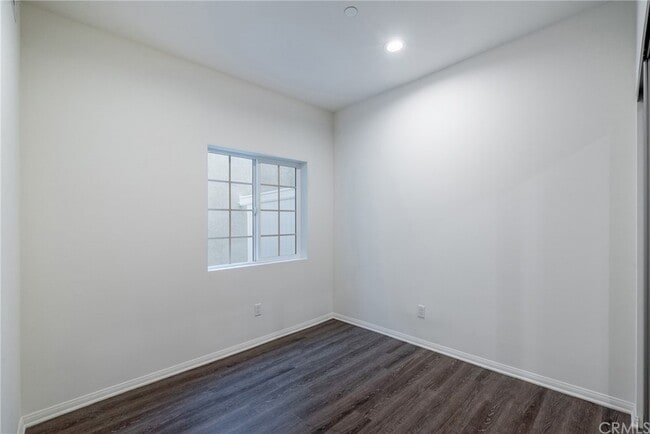 Dormitorio interior - 851 E Washington Blvd