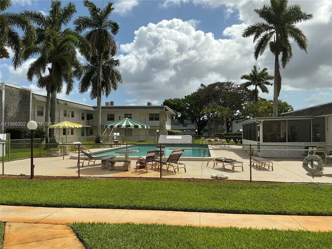 Photo - 6211 SW 37th St Unit 203