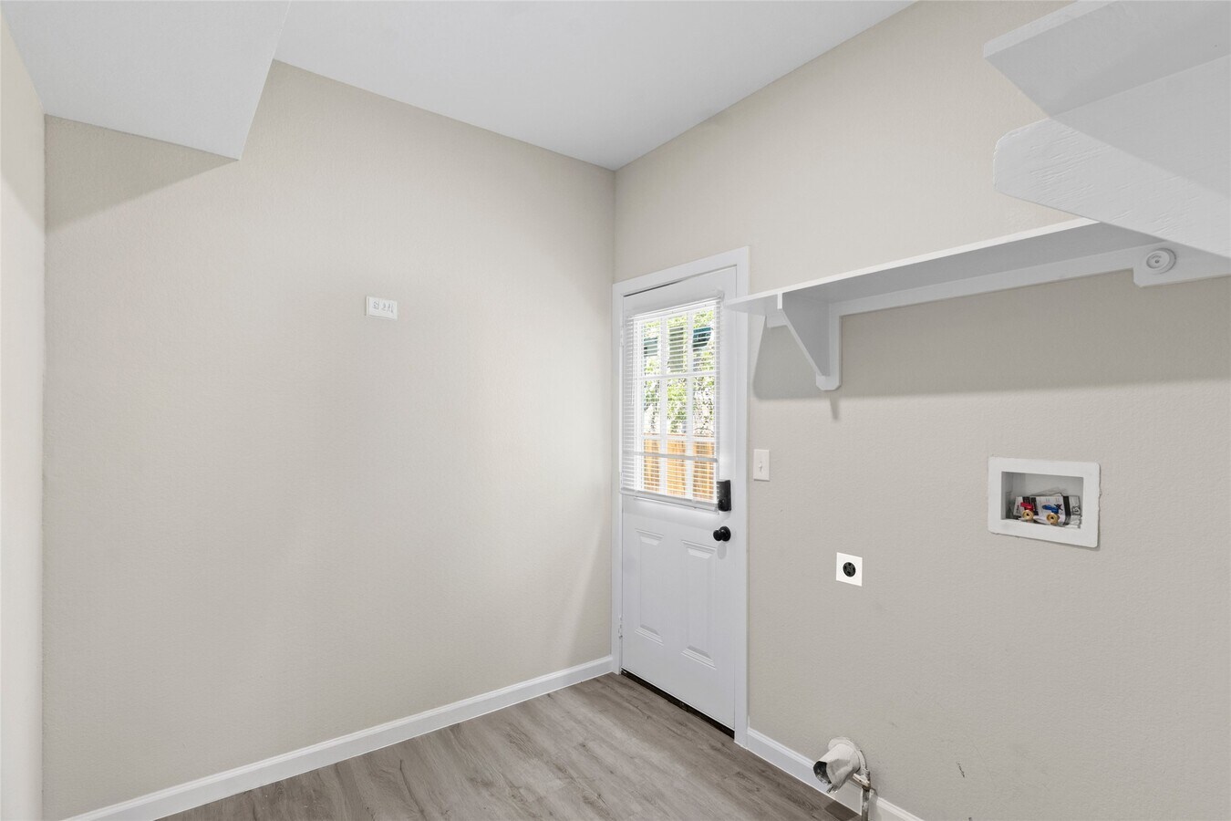 Photo - 8402 Bassett St