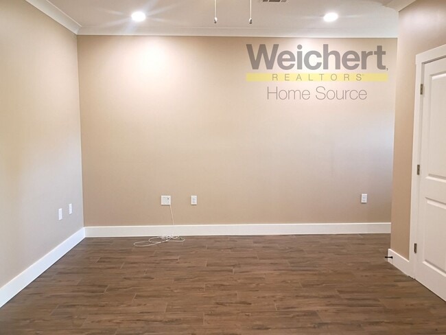 Photo - Walkable Downtown Apartment with Washer & Dryer