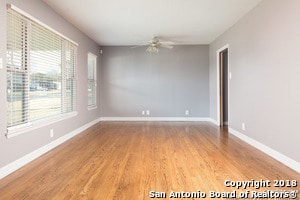 Photo - 303 Schmeltzer Ln