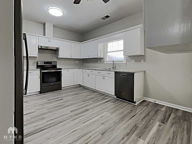 Photo - 804 Rockhurst Ln