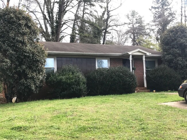 3 Bed, 1 Bath Home in Central, SC - 3 Bed, 1 Bath Home in Central, SC