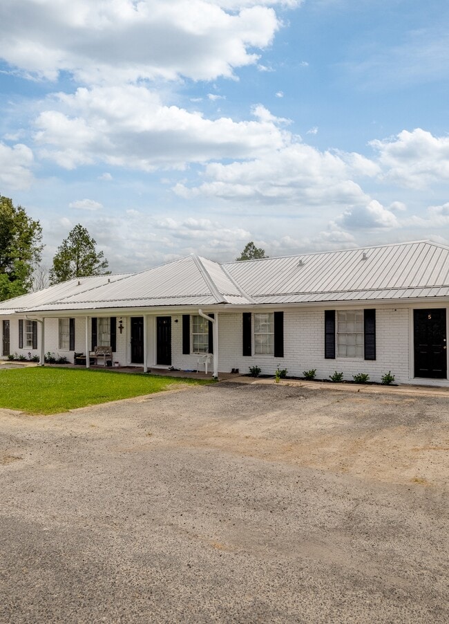 Building Photo - Savoy apartments Unit 4