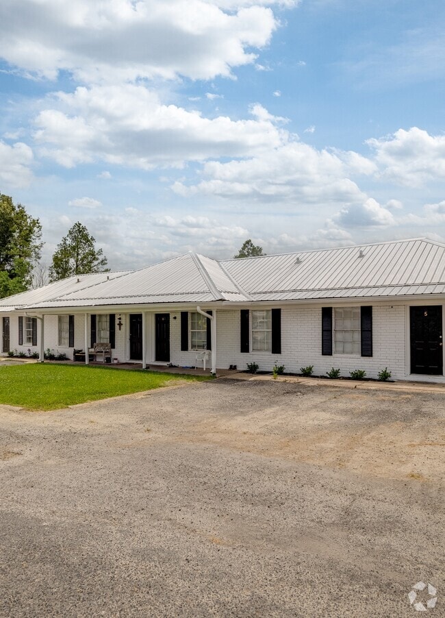 Building Photo - Savoy apartments Unit 4
