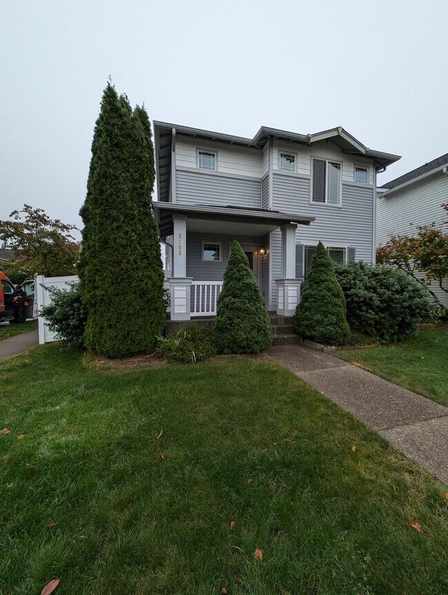 Corner lot 3 bed, 2.5 bath DuPont home! House Rental in Dupont, WA