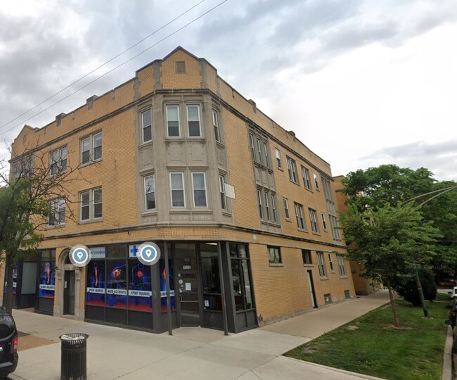 Building Photo - 3533 W Fullerton Ave Unit 3 Rental