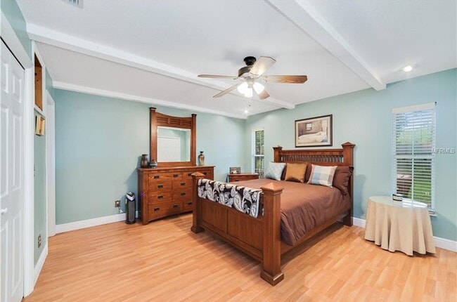 Photo - 220 Valencia Ct