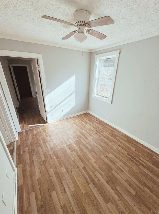 Photo - 743 Bright St