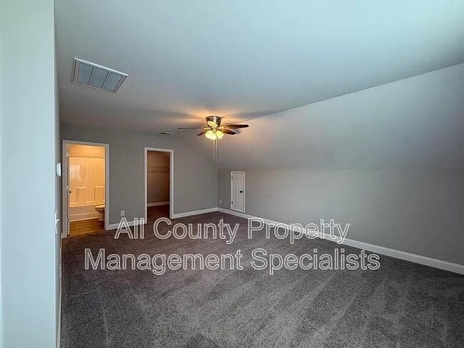 Photo - 333 Underhill Dr
