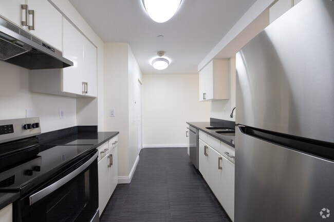 2BR, 2BA - 1,377SF - Kitchen