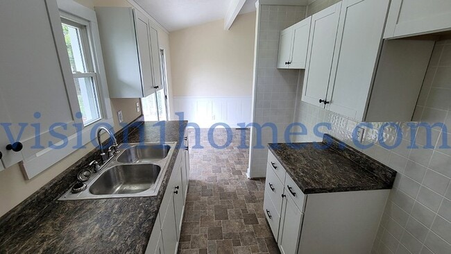 Photo - 1605 Karen St
