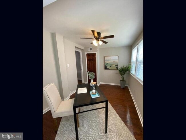 Photo - 1644 Rosedale St NE