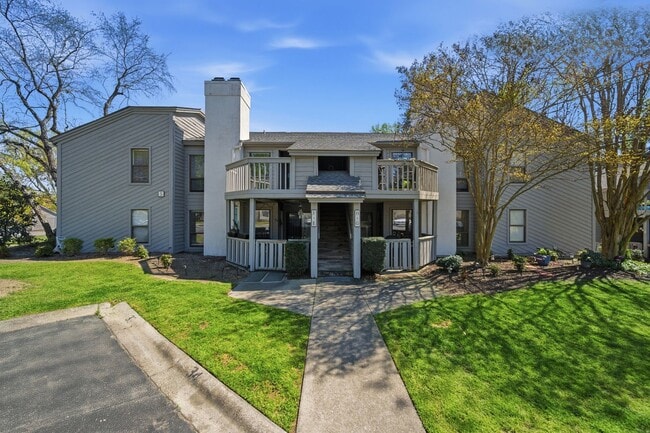 Building Photo - 2 Bedroom Condo in Deerwood Knoll Unit F5