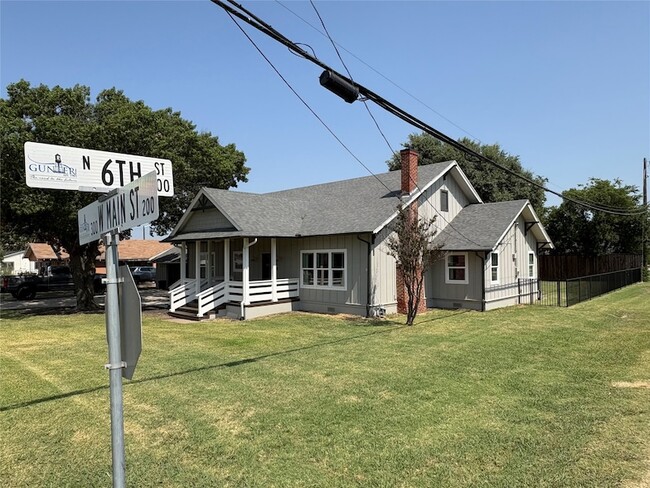 Photo - 300 W Main St
