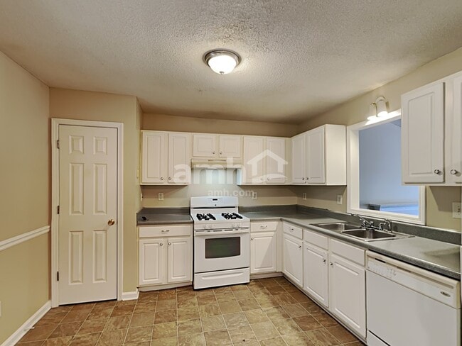 Photo - 372 Emerald Pines Dr