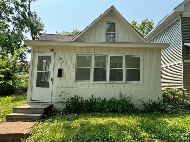 Building Photo - 932 York Ave Rental