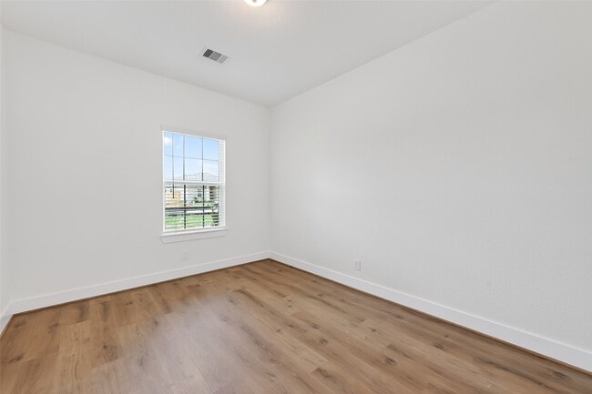 Photo - 4506 Blue Mountain Laurel St