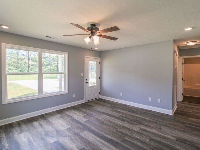 Photo - Great Quiet Duplex Location close to Athens!