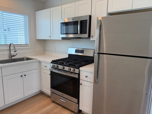 Photo - 3273 Chicago St