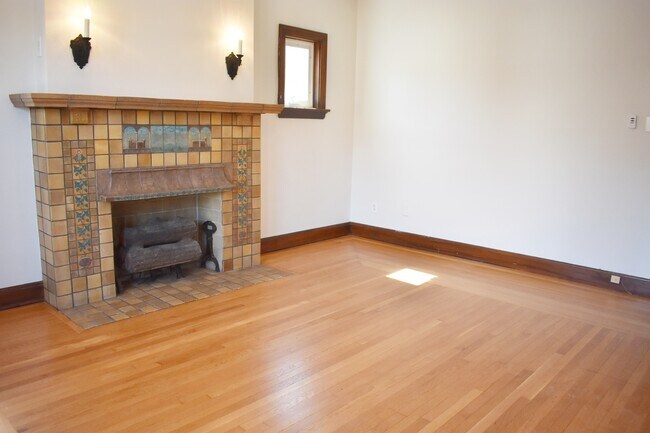 Sala de estar - 625 6th Ave Unidad 1