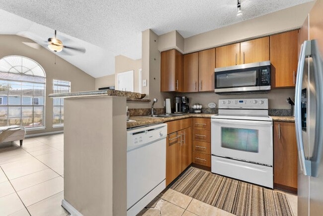 Photo - 1365 Crystal Way Unit H