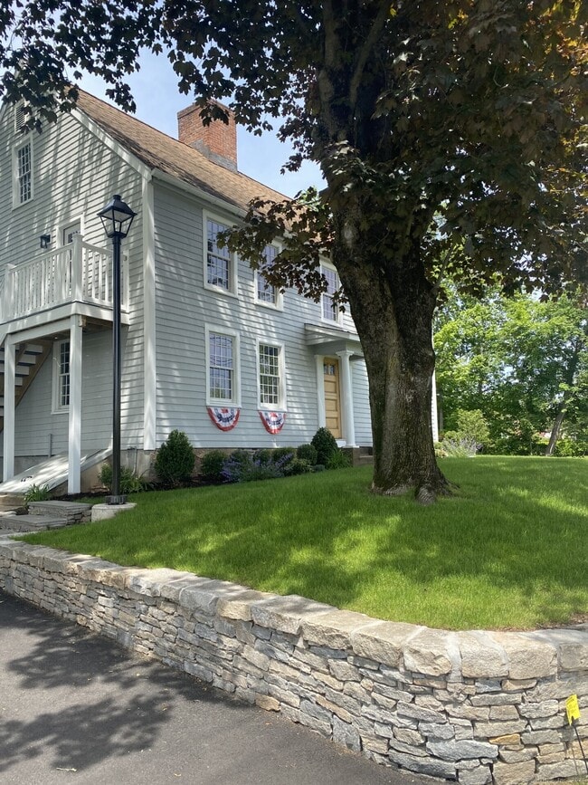 Photo - 589 S Main St Unit D1