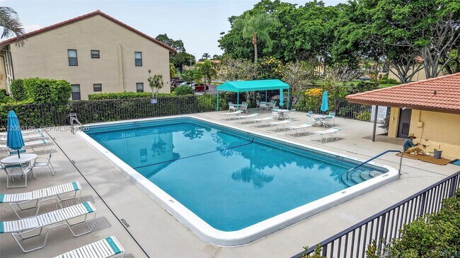 Photo - 4626 Lucerne Lakes Blvd E Unidad 202