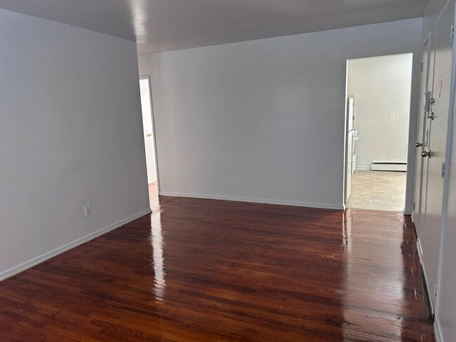 Photo - Gran Prix Apartments