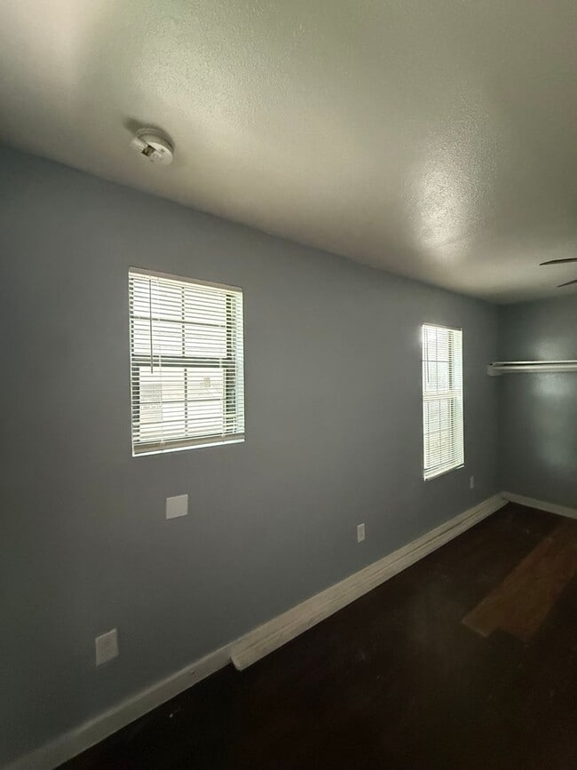 Building Photo - All bills paid 1-Bedroom! Unit A
