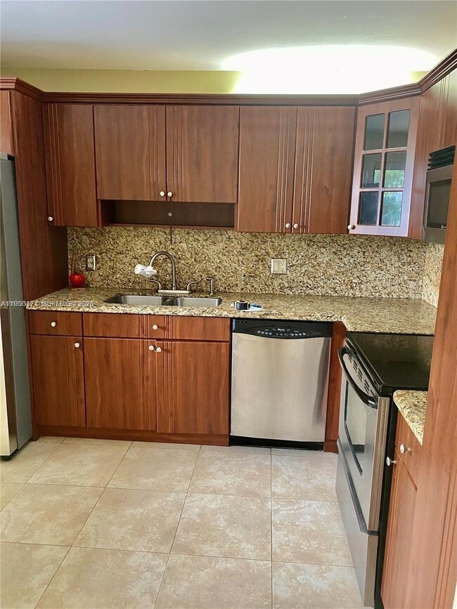 Building Photo - 16541 Blatt Blvd Unit 203