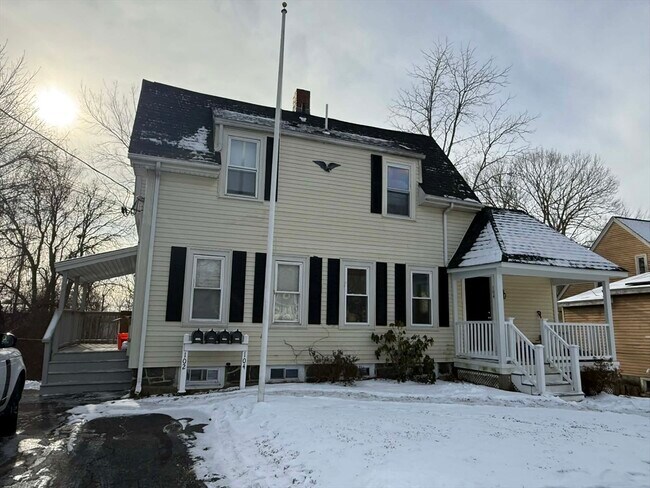 Building Photo - 102-104 Cherry St Unit 2