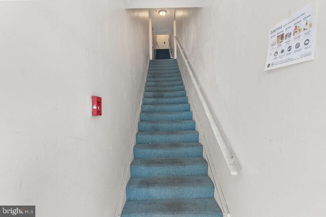Building Photo - 1402 E Baltimore St Unit 300 Rental