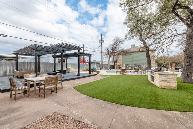 SummitWestwood-ExtAm-011-02112026-S - Summit at Westwood