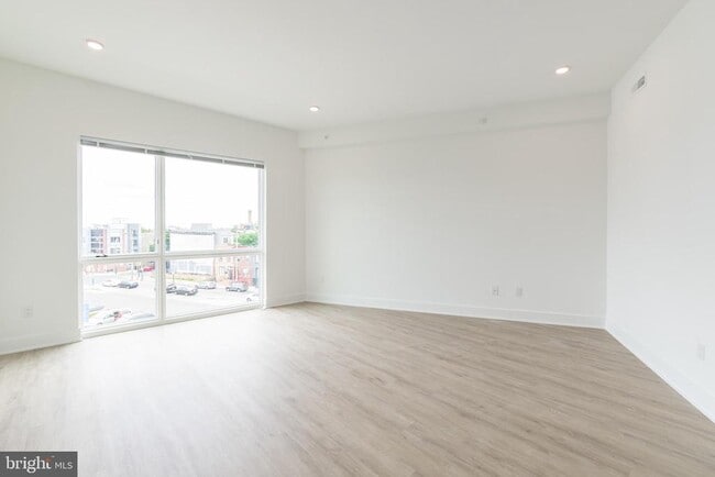 Photo - 1622 Point Breeze Ave Unit 309