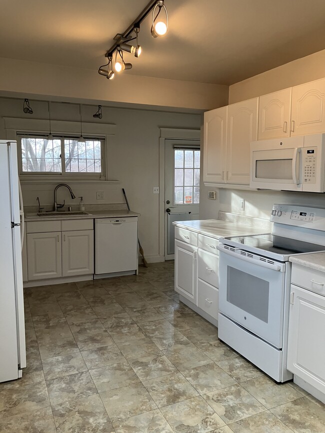 Photo - 527 Franklin Ave