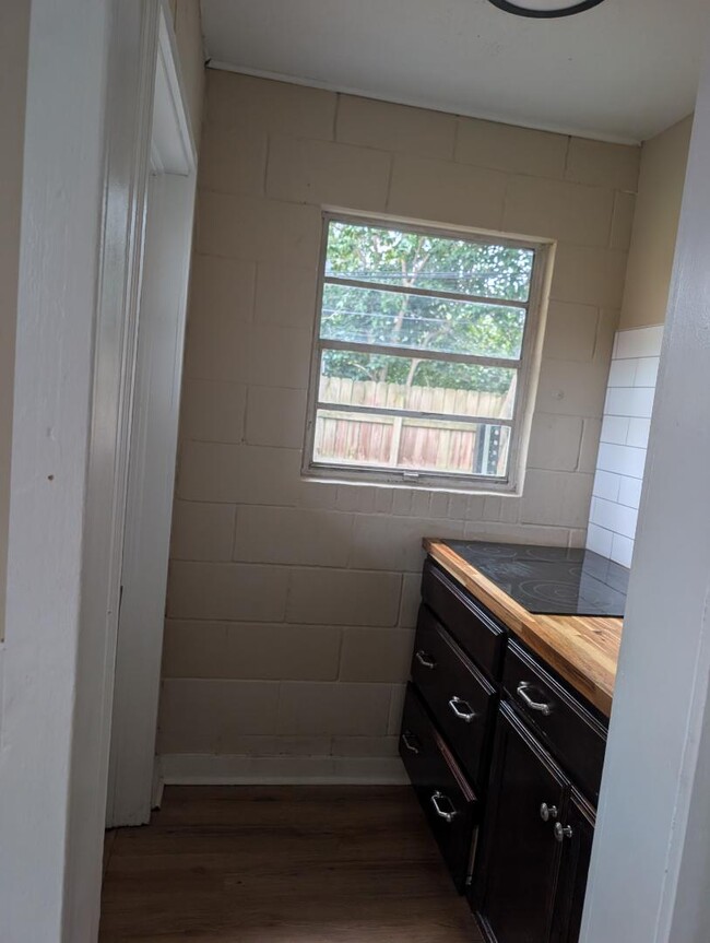 Photo - 1815 Jenkins St