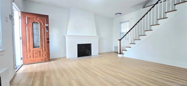 Photo - 11 Floyd Pl Unit B