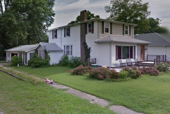 Photo - 311 W 5th St
