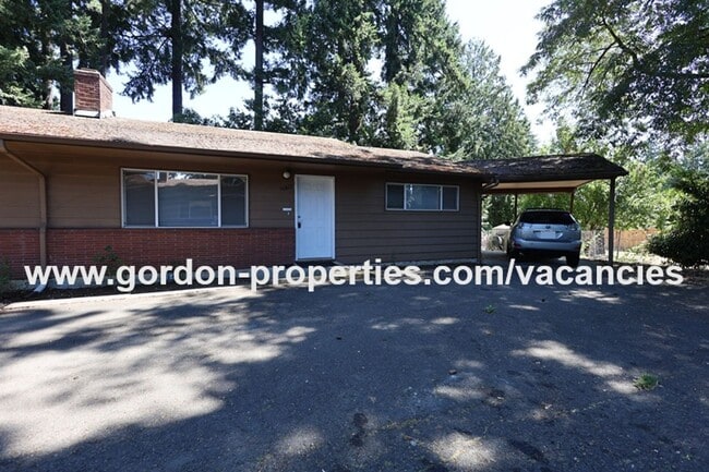 Building Photo - SE Green Vista Dr - Milwaukie 2 bedroom du... Rental