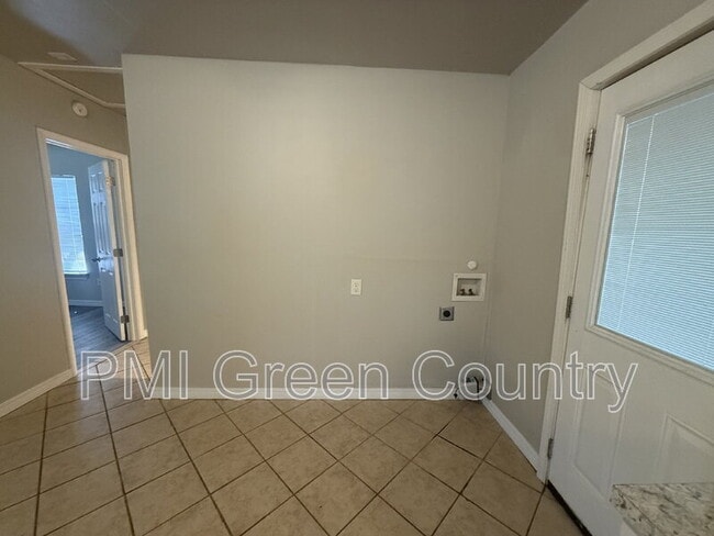 Photo - 519 E Zion St