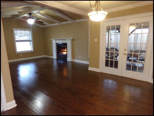 Photo - 122 Pin Oak Cove