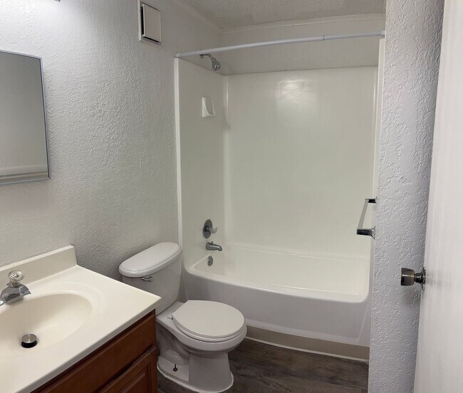 Photo - Cozy Villa in Tamarac! Up to 3 months Free + Apply the same day and get an additional 1/2 month! Unidad 10-10084 - Veneto