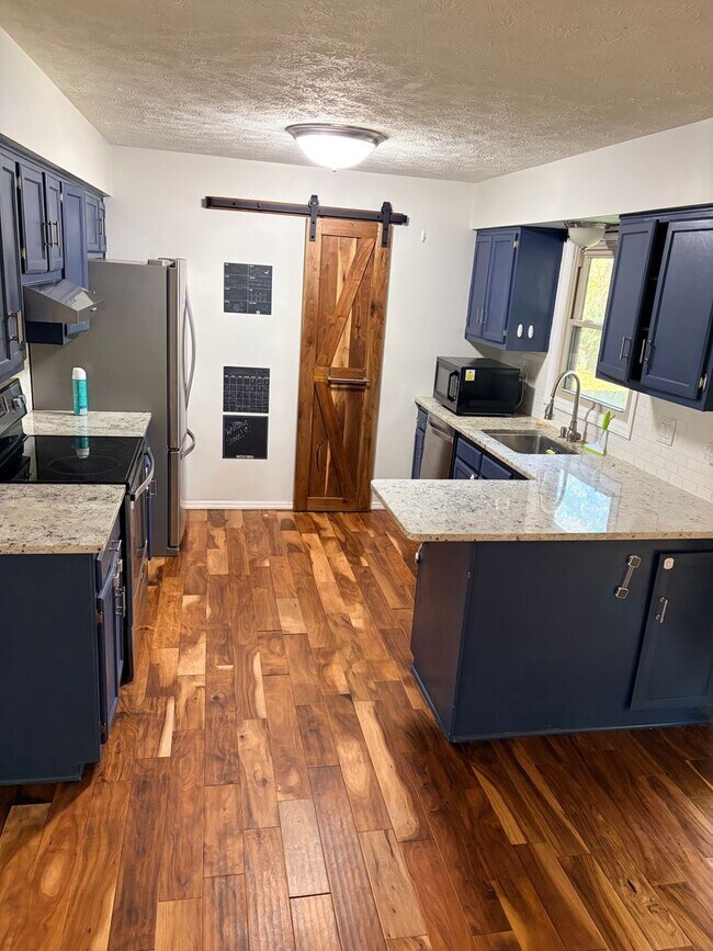 Photo - 3431 N Stoneycrest Rd