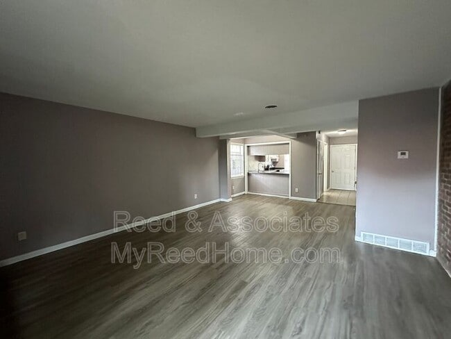 3115 Monterrey Square