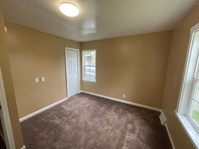 Photo - Cozy Peaceful 2 Bedroom Milan Home with Garage