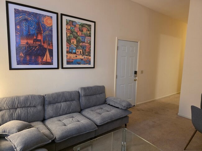 Building Photo - 1006 Russell Blvd Unit B