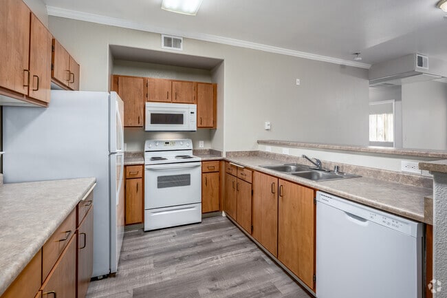 2BR, 2BA - 1,081SF - Kitchen