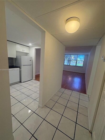 Photo - 2741 Taft St Unidad 211